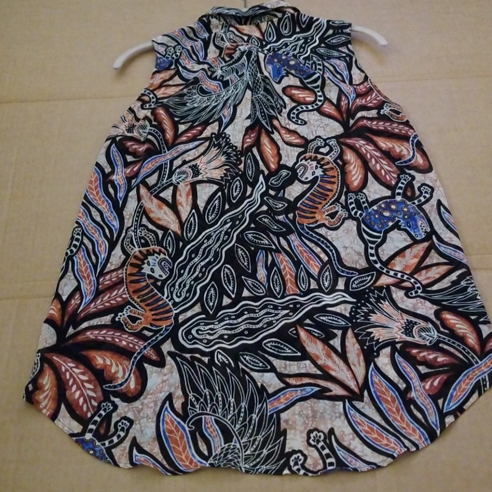 H&M Button Down top - Picture 4 of 4